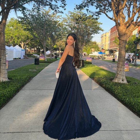 Prom dress - Picture 3 of 6